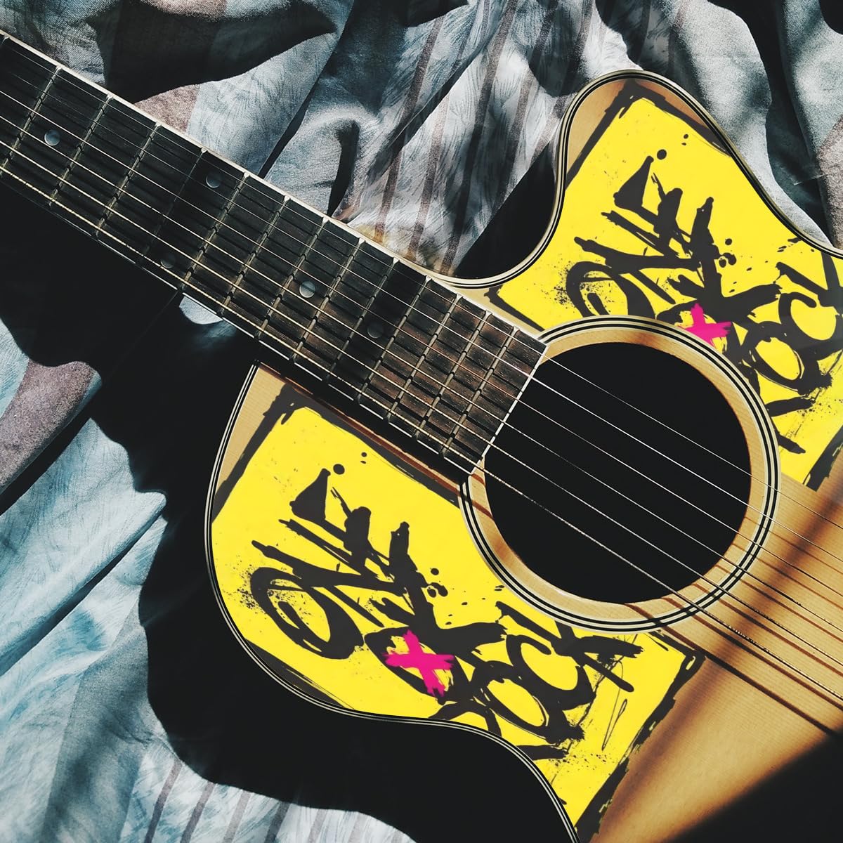 Amazon.co.jp: ワンオクロック ONE OK ROCK 1枚 クリスタルステッカー